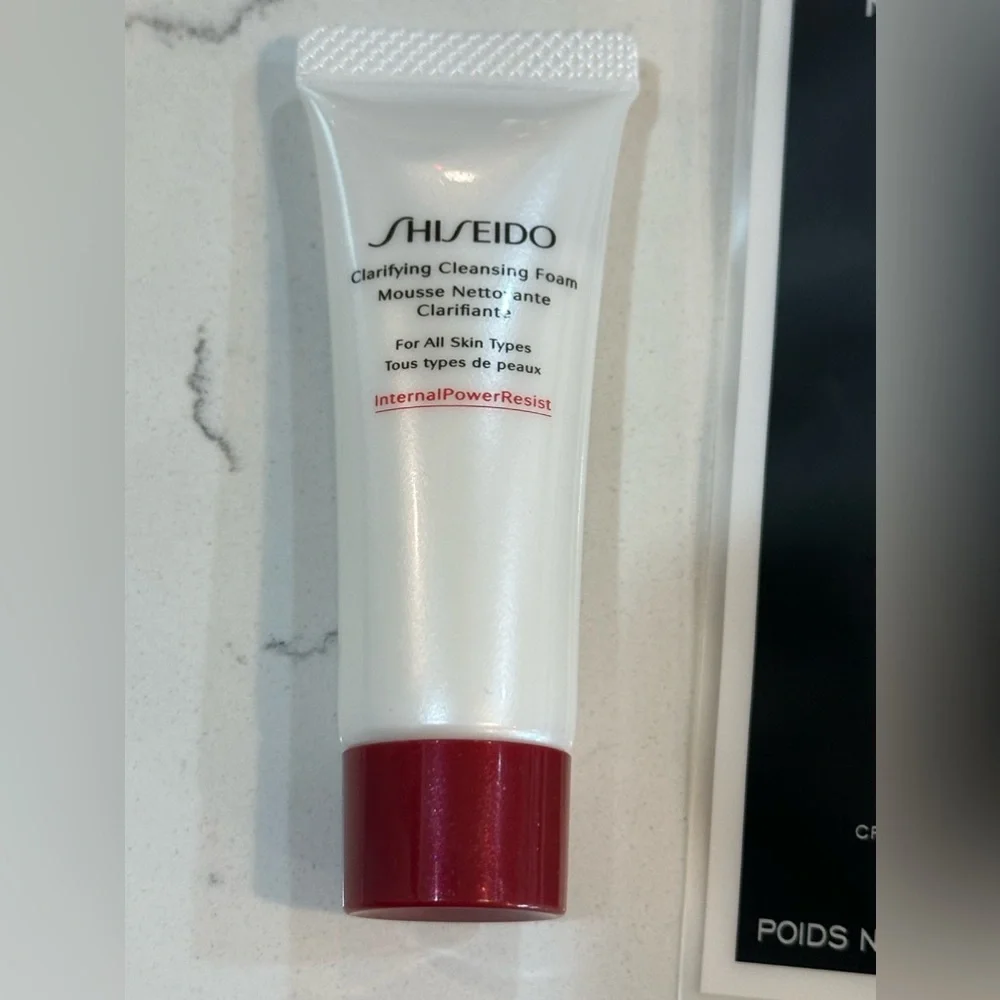 Shiseido Cleanser & Marc Jacob Eyeliner Mini set